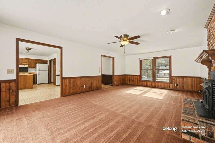 Building Photo - 11209 Crestmont Dr