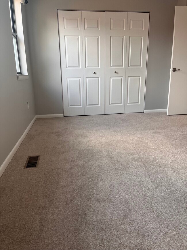 Building Photo - 108 Cedar Knolls Dr