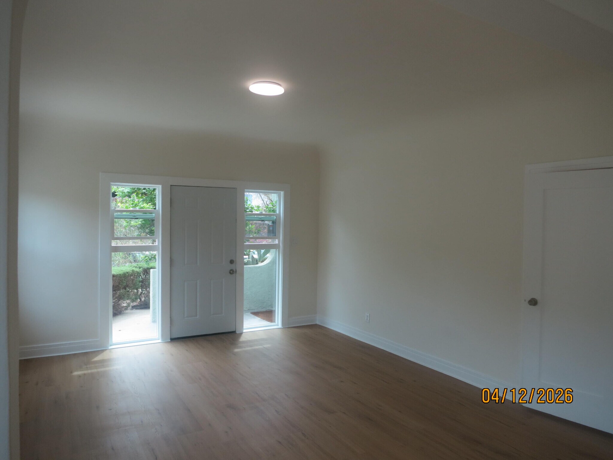 Building Photo - 2045 S Harcourt Ave