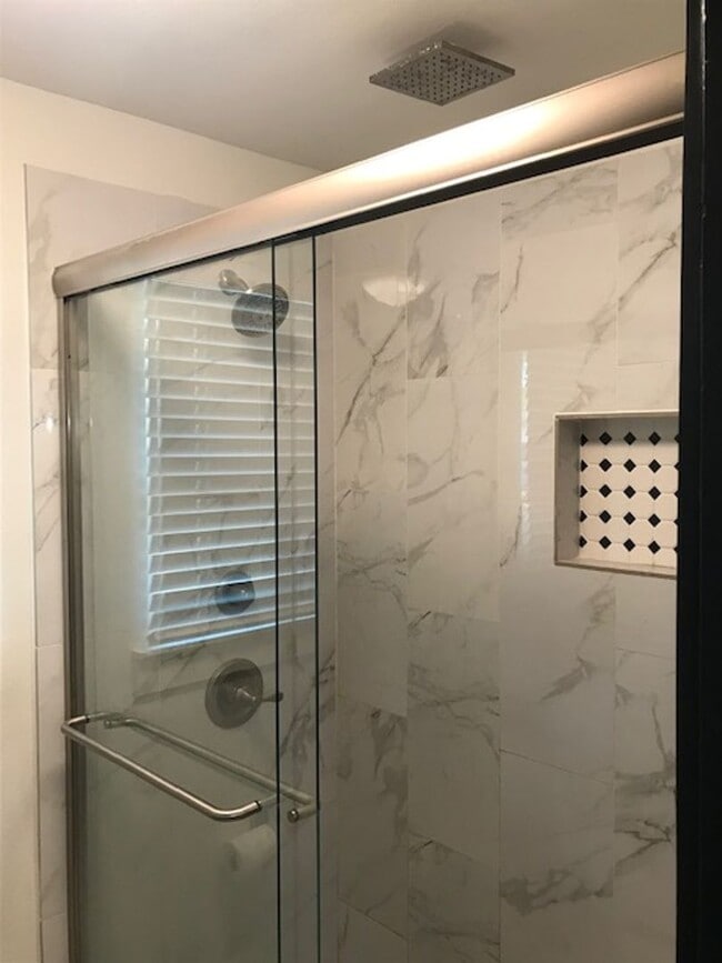 Building Photo - Breckenridge House