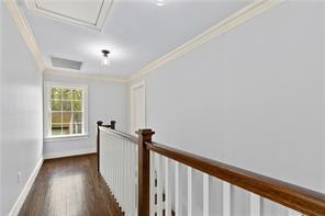 Building Photo - 118 Old Mill River Rd