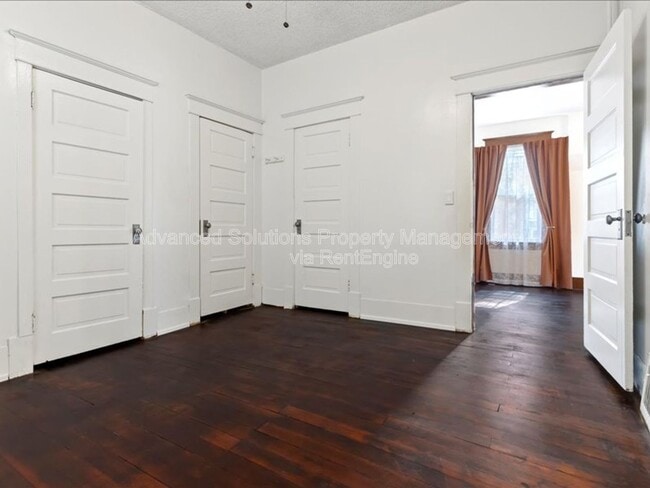 Building Photo - 821 S 700 E