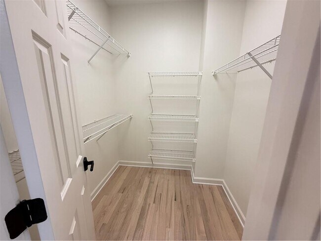 Building Photo - 1570 Briergate Dr