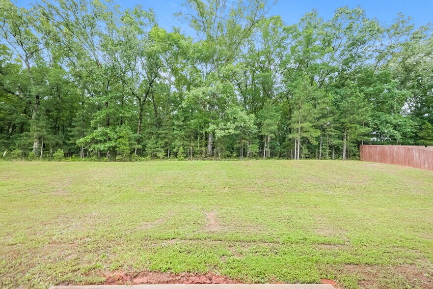 Building Photo - 592 Joneus Dr