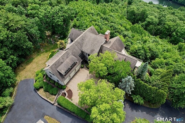 Building Photo - 12 Fox Run