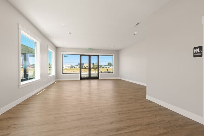 Building Photo - Stonecrest South Condominiums 101/201