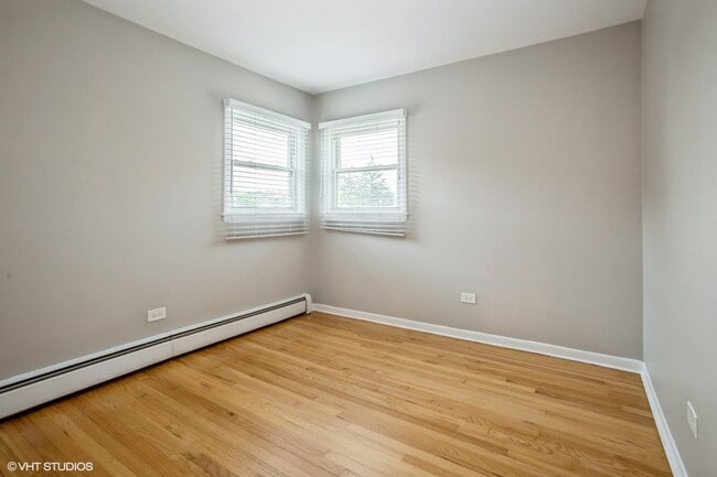 Building Photo - 9791 Ivanhoe Ave