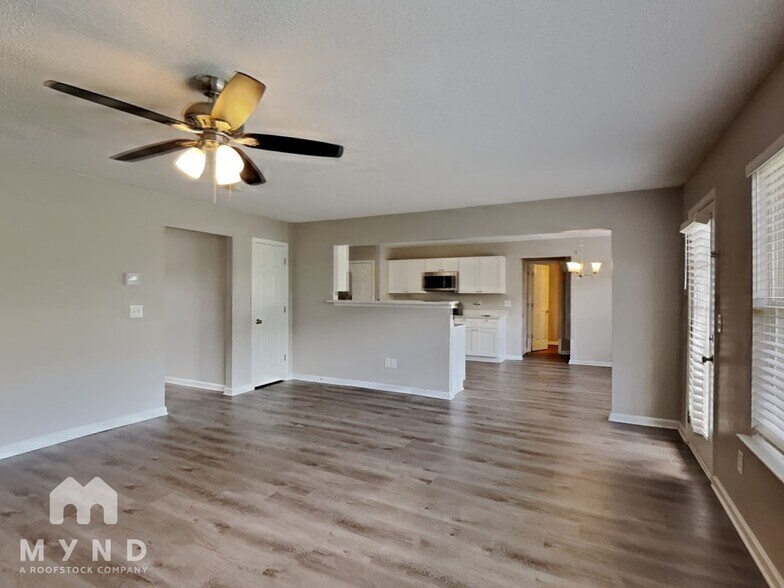 Building Photo - 11640 Registry Blvd