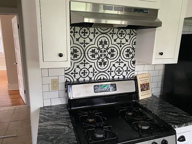 Building Photo - 4187 Hyacinth Ave