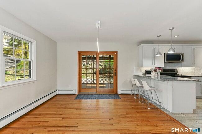 Building Photo - 163 MacGregor Dr