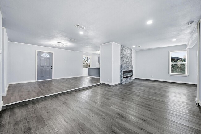 Building Photo - 3922 Rainier St