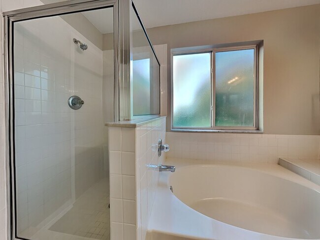 Building Photo - 774 Burlwood St