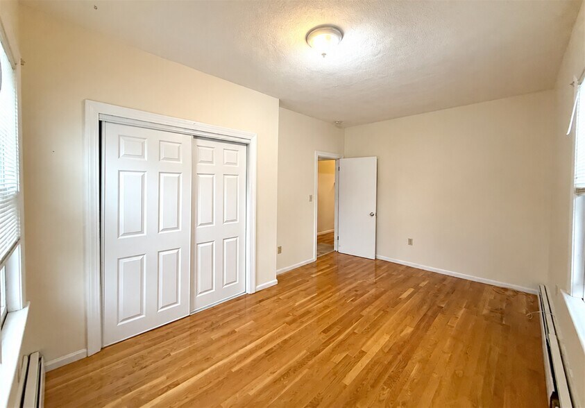 Building Photo - 66 Morton Ave