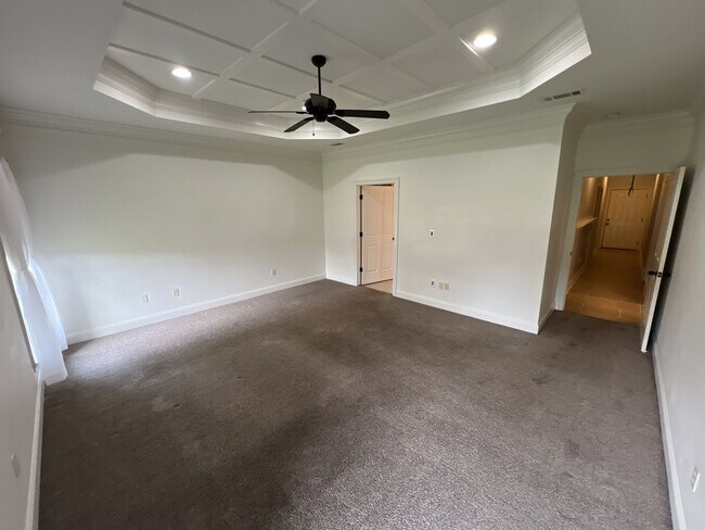 Building Photo - 7335 Oak View Dr.