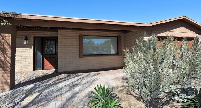 Building Photo - 6515 N Burro Creek Pl