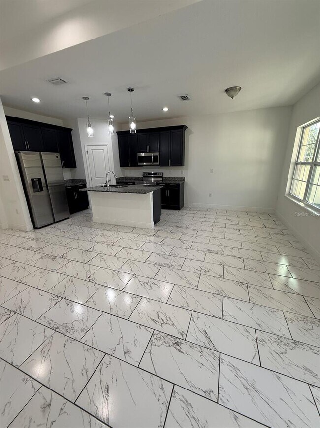 Building Photo - 2314 Apache Ave