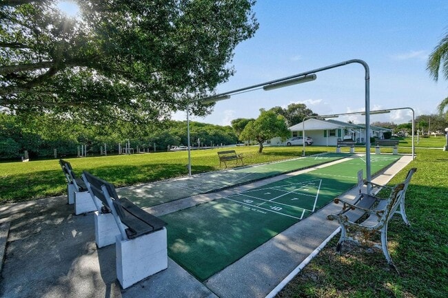 Building Photo - 1004 Stillwater Dr