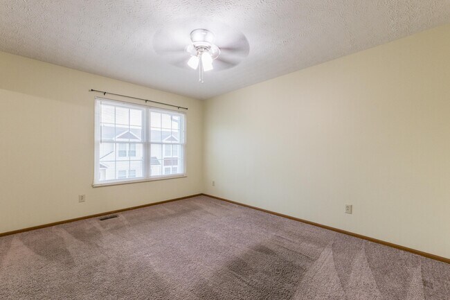 Building Photo - 867 Sheldrake Ct