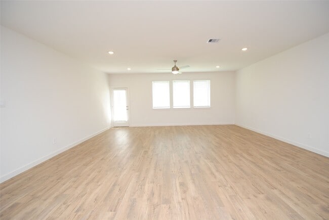 Building Photo - 3555 Adelie Ln