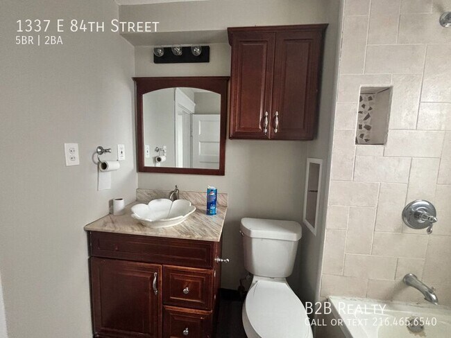 Building Photo - 1337 E 84th St