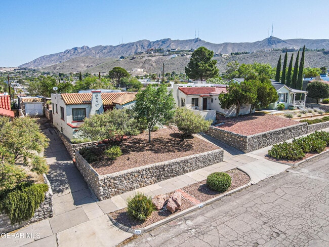 Building Photo - 801 McKelligon Dr