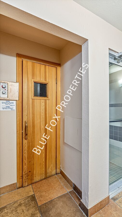 Building Photo - 1810 E Blacklidge Dr