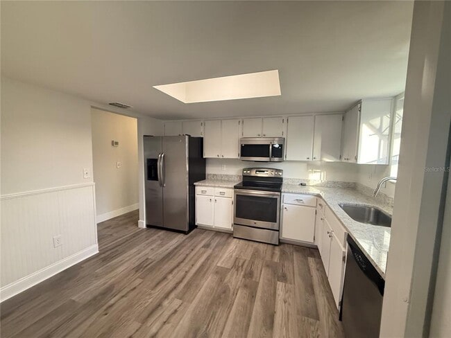 Building Photo - 9744 Tattersall Ave