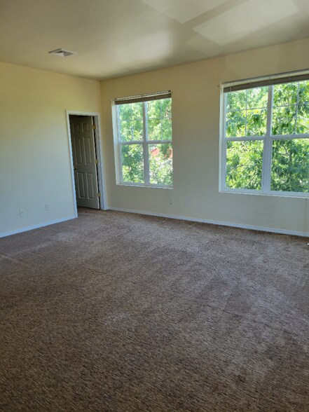 Building Photo - 505 Columbia St