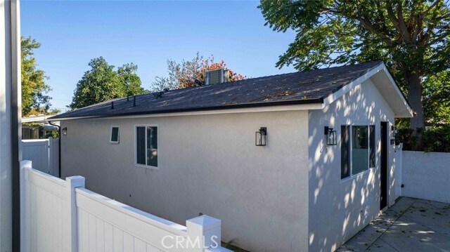 Building Photo - 6844 Cedros Ave