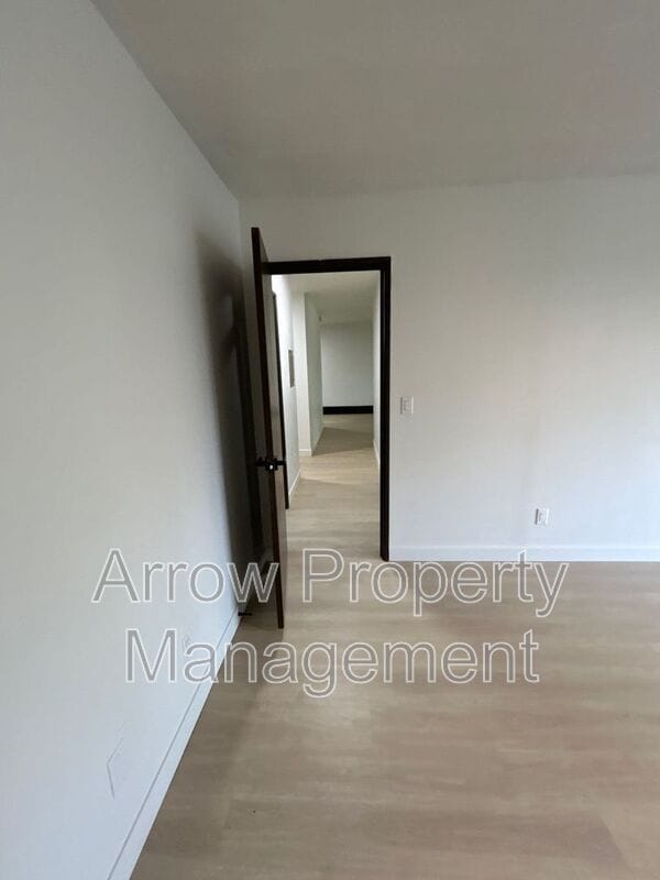 Building Photo - 215 E Arbor Ave