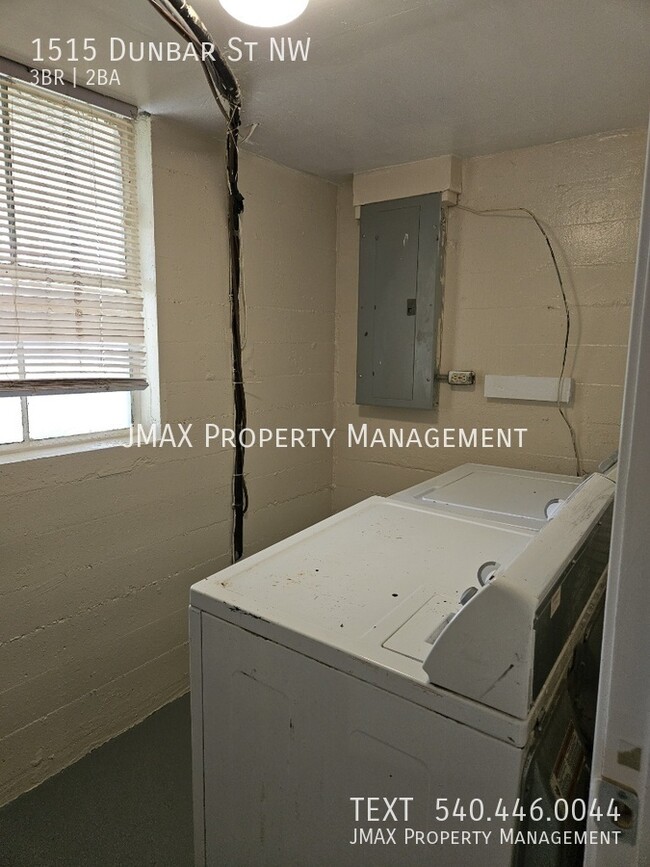 Building Photo - 1515 Dunbar St NW