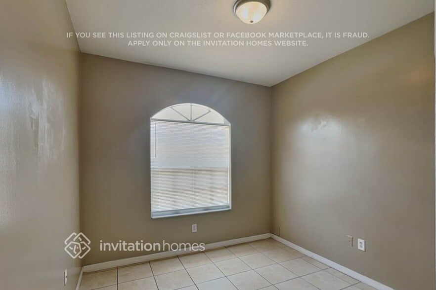Building Photo - 16960 SW 141st Ave