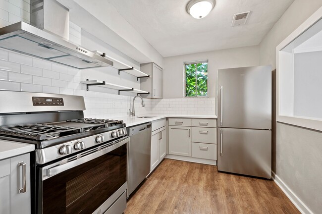 Building Photo - 4608 Coleridge St