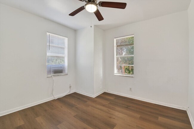 Building Photo - 635 6th St