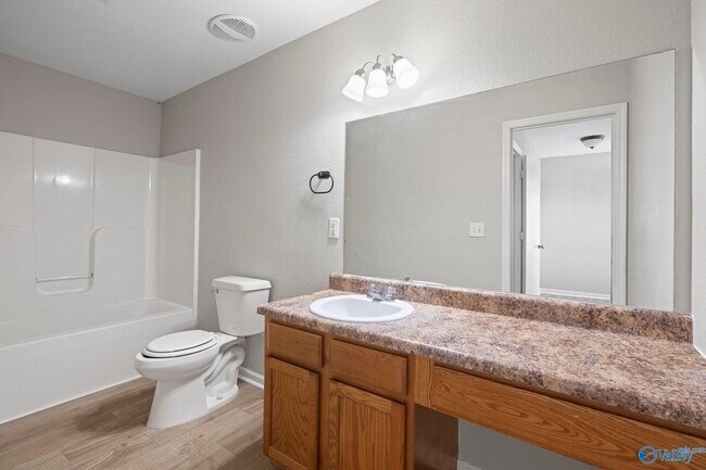 Building Photo - 102 Whitestone Dr NE