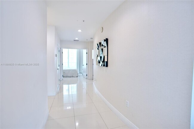 Building Photo - 7928 East Dr