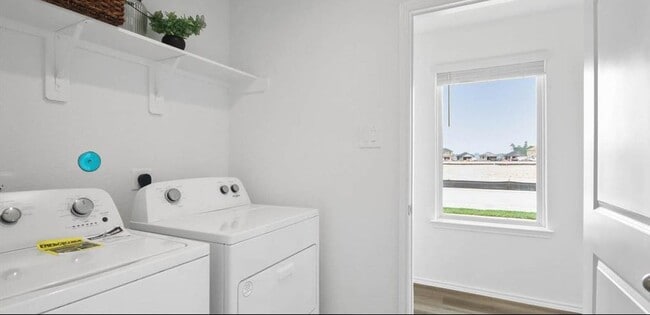 Building Photo - 23823 Desert Peach Dr