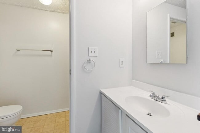 Building Photo - 7994 Tyson Oaks Cir