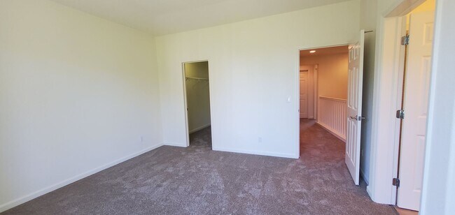 Building Photo - 571 Moreland Way