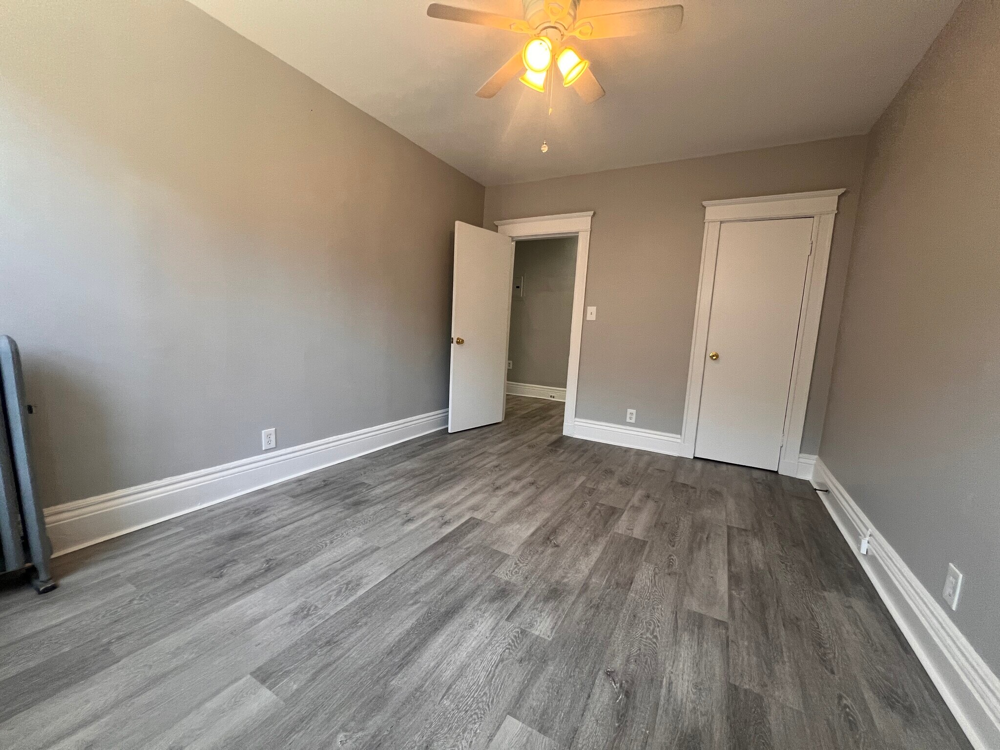 Building Photo - 376 Riverway