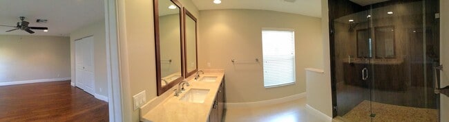 Building Photo - 6593 Serena Ln