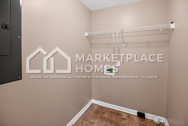 Building Photo - 11820 Scottsville Rd