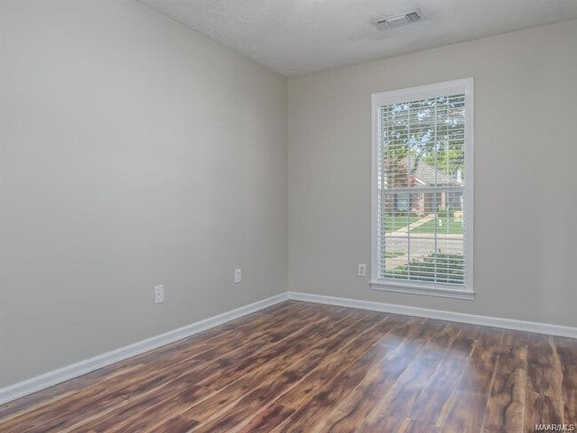 Building Photo - 1261 Westfield Ln