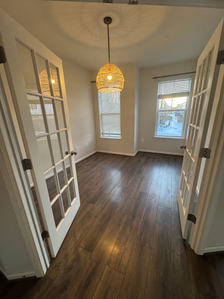 Building Photo - 16108 Coolidge Ave