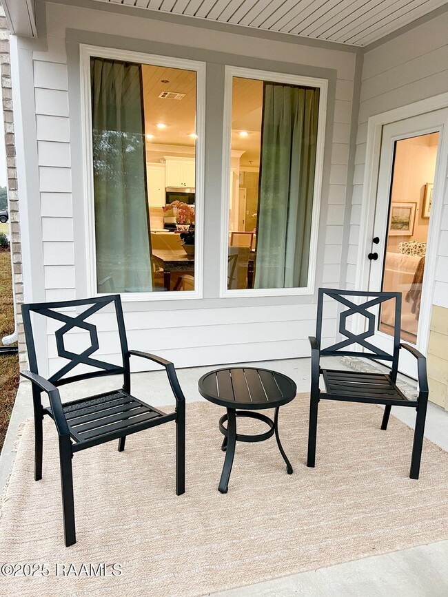 Building Photo - 132 Belle Fontaine Dr