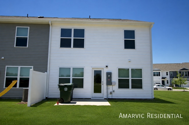 Building Photo - 175 Seymour Vlg Dr