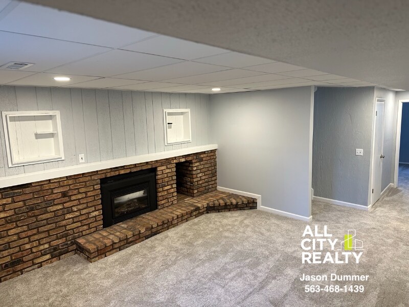Building Photo - 3840 Wakonda Dr