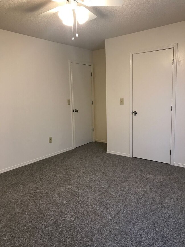 Building Photo - 1500 W Rainey St