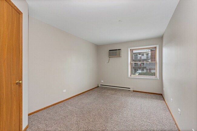 Building Photo - 1373 Cunat Ct