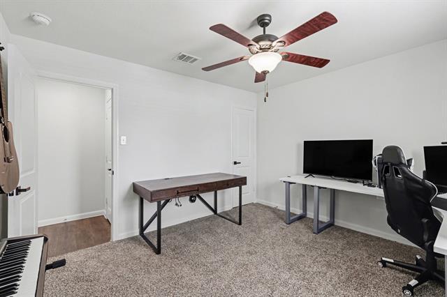 Building Photo - 706 Spur Ridge